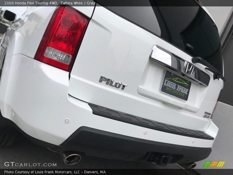 Taffeta White / Gray 2009 Honda Pilot Touring 4WD