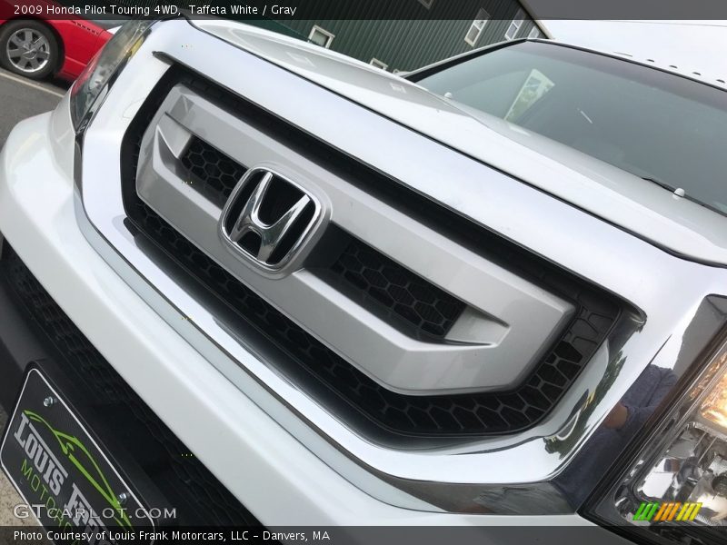 Taffeta White / Gray 2009 Honda Pilot Touring 4WD