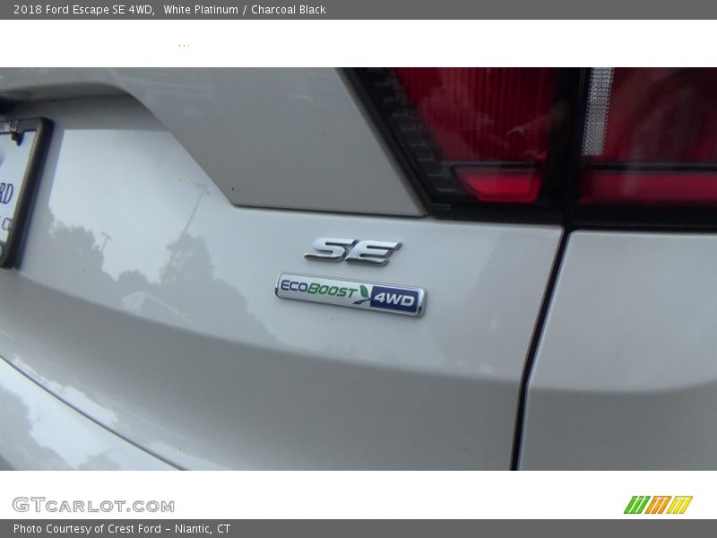 White Platinum / Charcoal Black 2018 Ford Escape SE 4WD