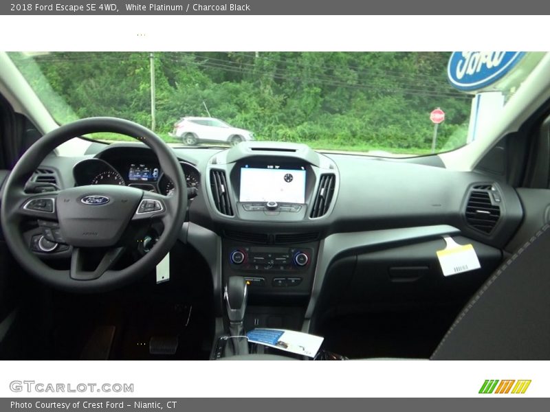 White Platinum / Charcoal Black 2018 Ford Escape SE 4WD