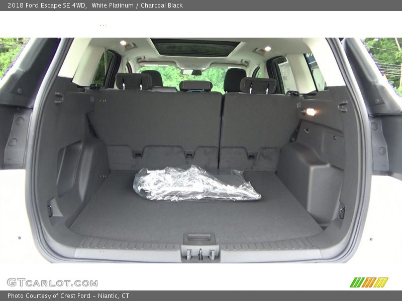 White Platinum / Charcoal Black 2018 Ford Escape SE 4WD