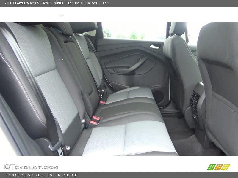 White Platinum / Charcoal Black 2018 Ford Escape SE 4WD