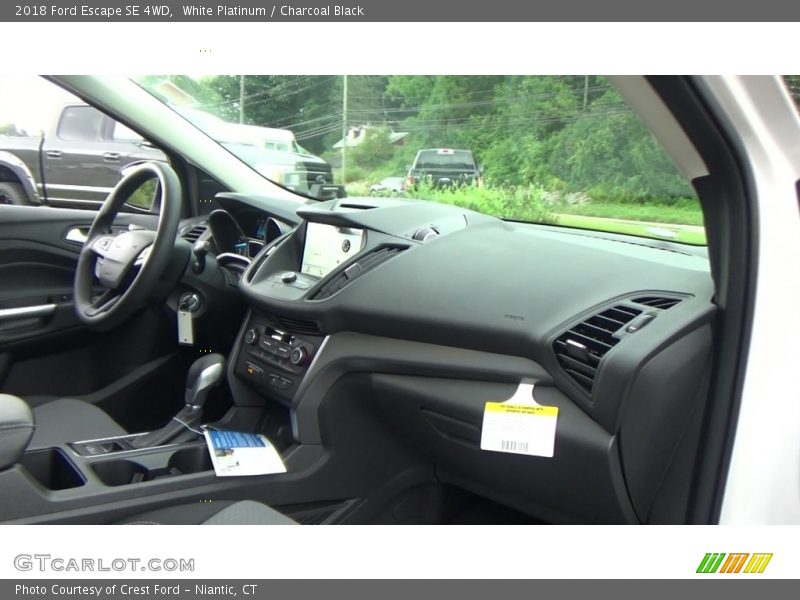 White Platinum / Charcoal Black 2018 Ford Escape SE 4WD