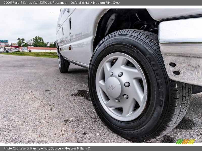 Oxford White / Medium Flint Grey 2006 Ford E Series Van E350 XL Passenger