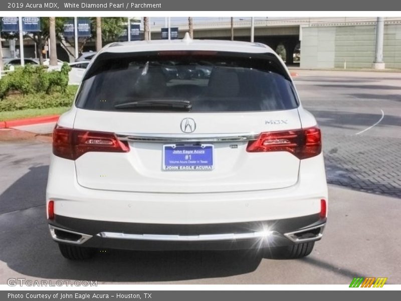 White Diamond Pearl / Parchment 2019 Acura MDX