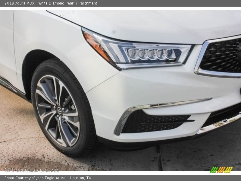 White Diamond Pearl / Parchment 2019 Acura MDX