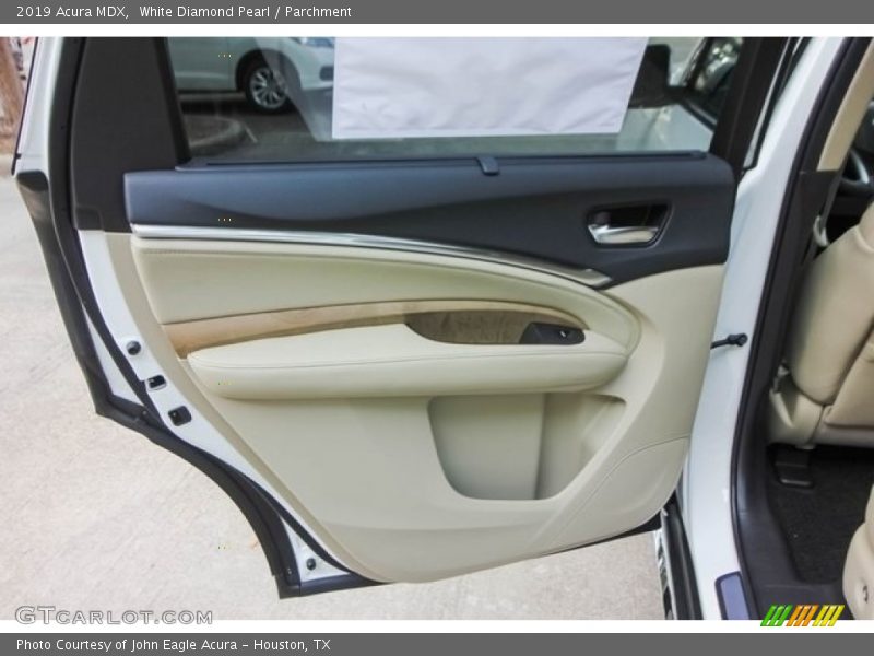 White Diamond Pearl / Parchment 2019 Acura MDX