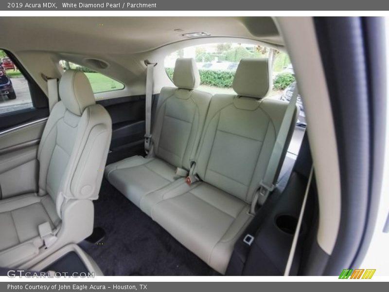 White Diamond Pearl / Parchment 2019 Acura MDX