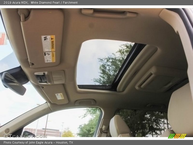 White Diamond Pearl / Parchment 2019 Acura MDX