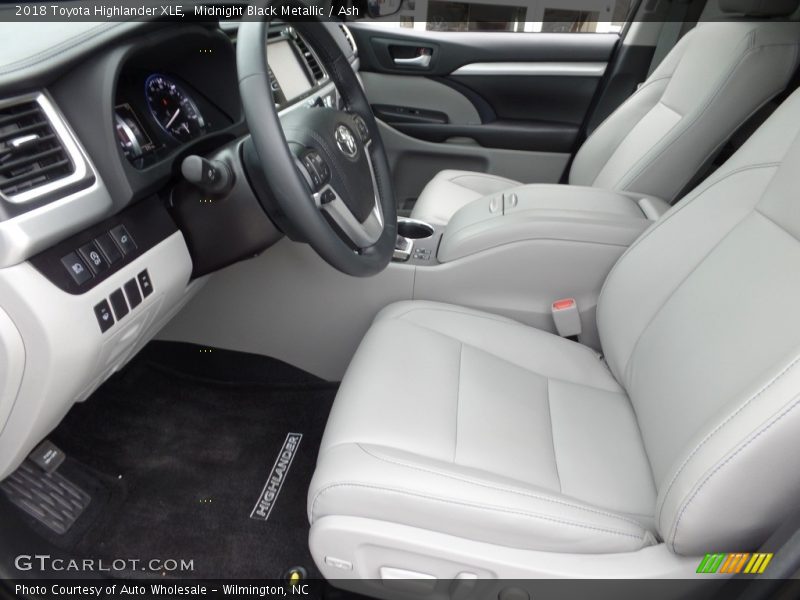 Midnight Black Metallic / Ash 2018 Toyota Highlander XLE
