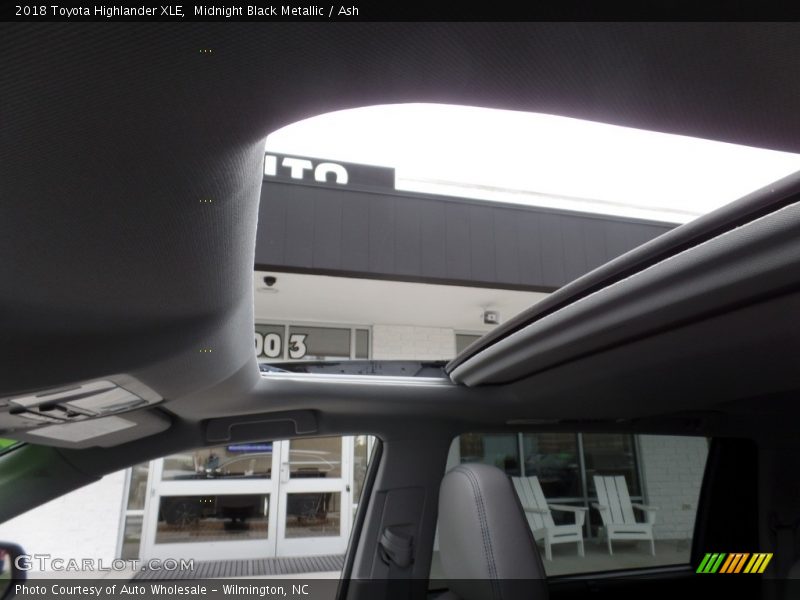 Midnight Black Metallic / Ash 2018 Toyota Highlander XLE