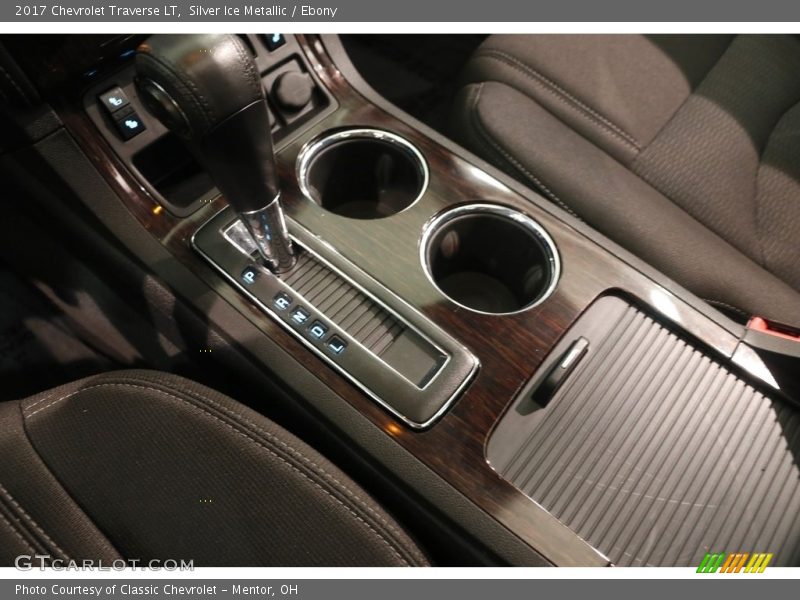 Silver Ice Metallic / Ebony 2017 Chevrolet Traverse LT