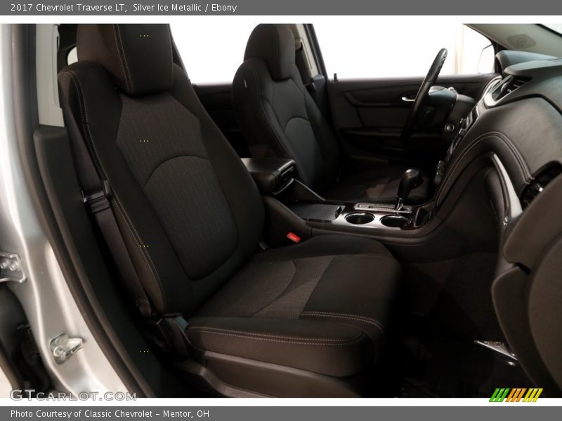 Silver Ice Metallic / Ebony 2017 Chevrolet Traverse LT