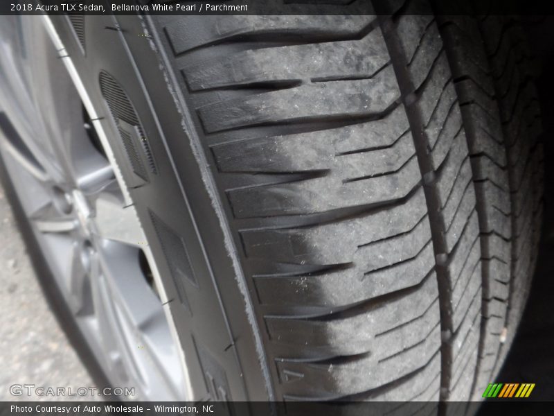 Bellanova White Pearl / Parchment 2018 Acura TLX Sedan