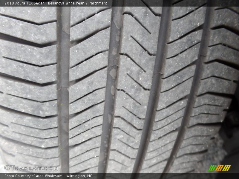 Bellanova White Pearl / Parchment 2018 Acura TLX Sedan
