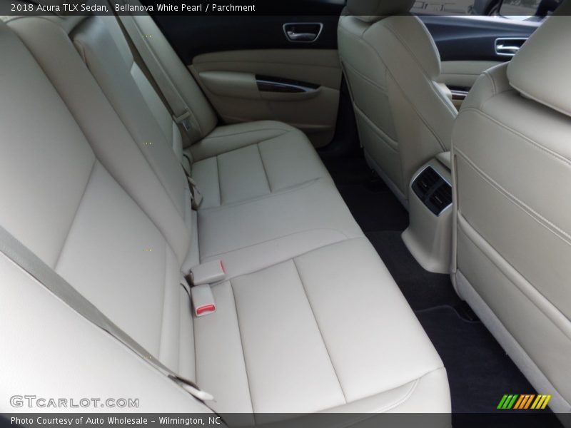 Bellanova White Pearl / Parchment 2018 Acura TLX Sedan