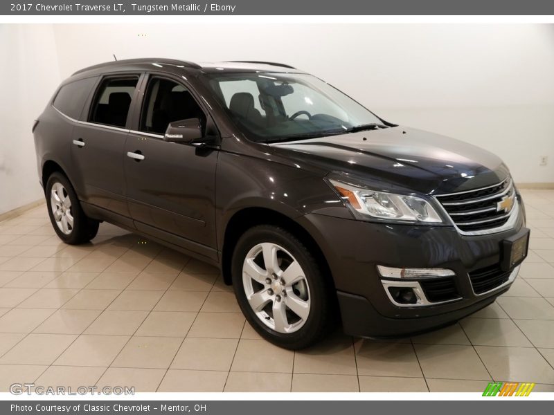 Tungsten Metallic / Ebony 2017 Chevrolet Traverse LT