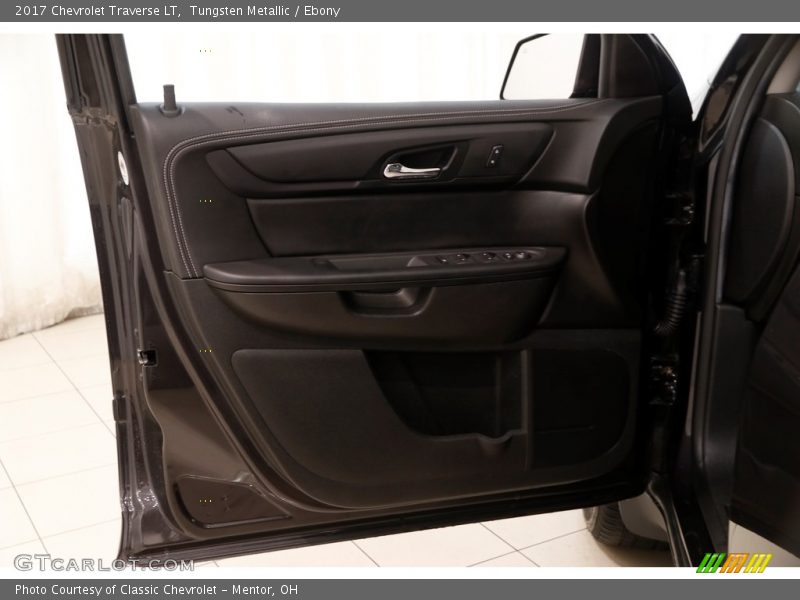 Tungsten Metallic / Ebony 2017 Chevrolet Traverse LT
