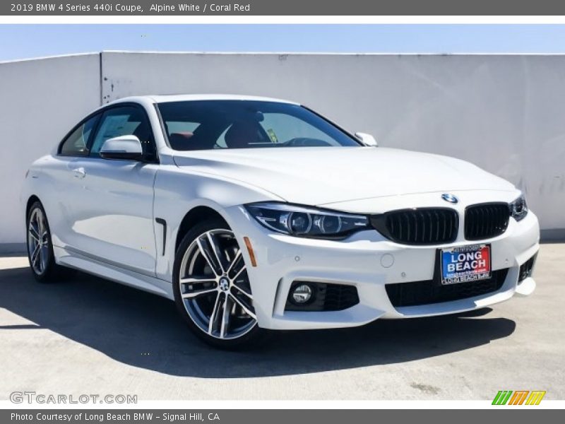 Front 3/4 View of 2019 4 Series 440i Coupe