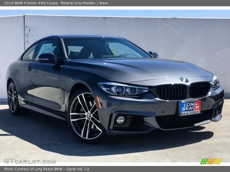 Front 3/4 View of 2019 4 Series 440i Coupe