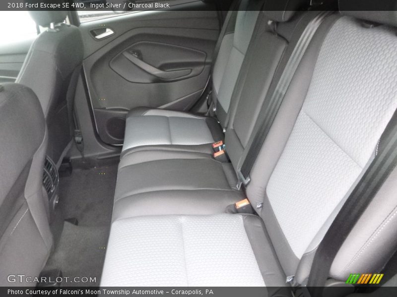 Ingot Silver / Charcoal Black 2018 Ford Escape SE 4WD