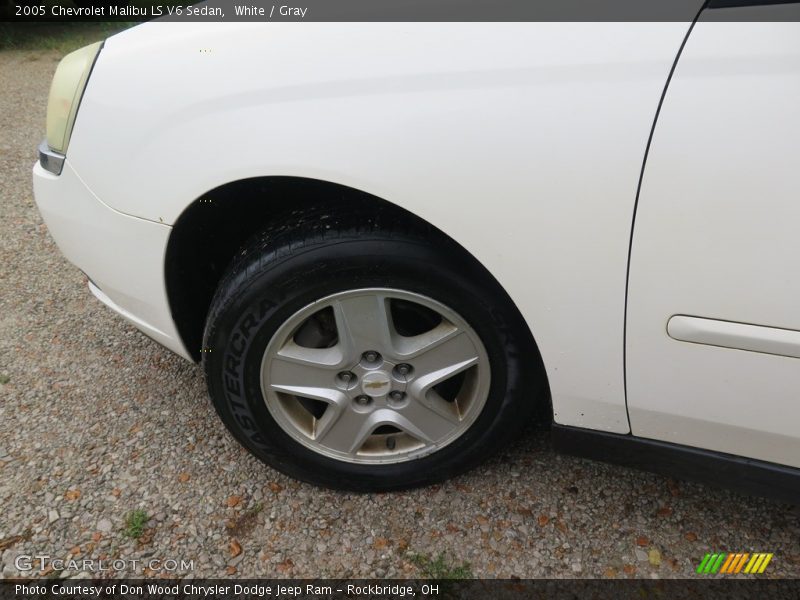 White / Gray 2005 Chevrolet Malibu LS V6 Sedan