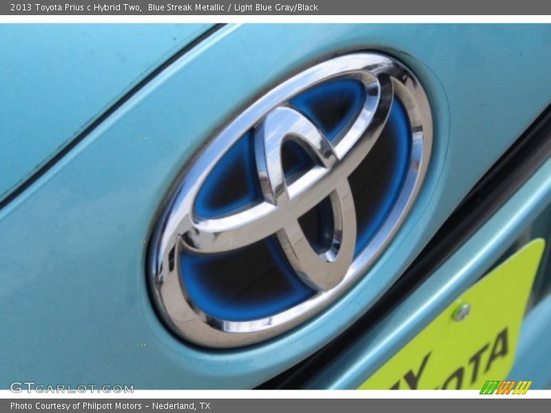 Blue Streak Metallic / Light Blue Gray/Black 2013 Toyota Prius c Hybrid Two