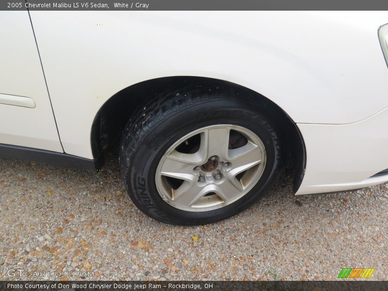 White / Gray 2005 Chevrolet Malibu LS V6 Sedan