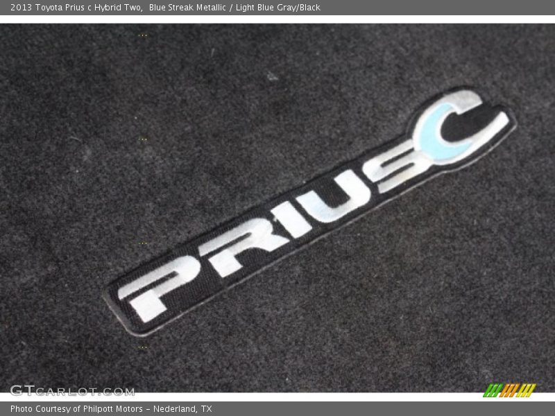 Blue Streak Metallic / Light Blue Gray/Black 2013 Toyota Prius c Hybrid Two