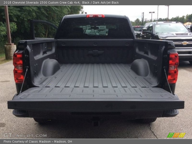 Black / Dark Ash/Jet Black 2018 Chevrolet Silverado 1500 Custom Crew Cab 4x4