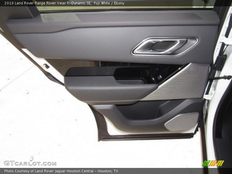 Fuji White / Ebony 2019 Land Rover Range Rover Velar R-Dynamic SE