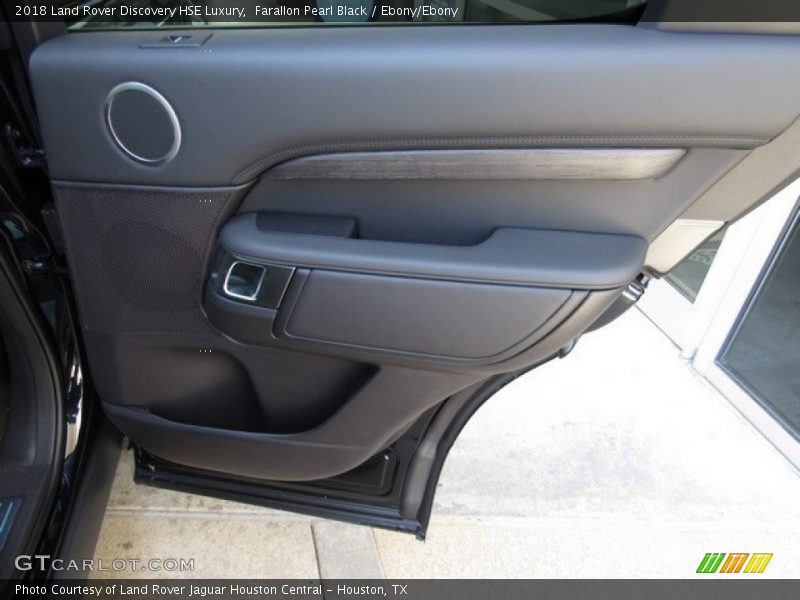 Farallon Pearl Black / Ebony/Ebony 2018 Land Rover Discovery HSE Luxury