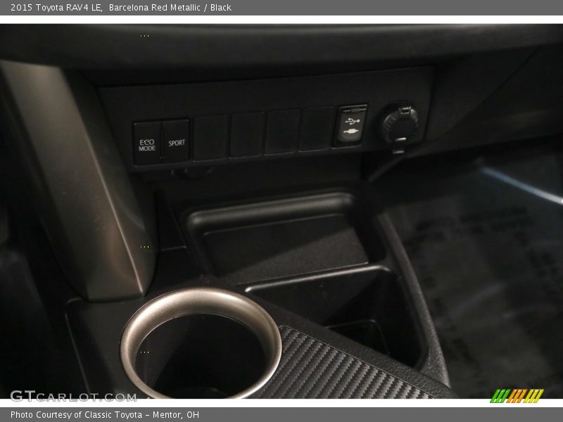 Barcelona Red Metallic / Black 2015 Toyota RAV4 LE