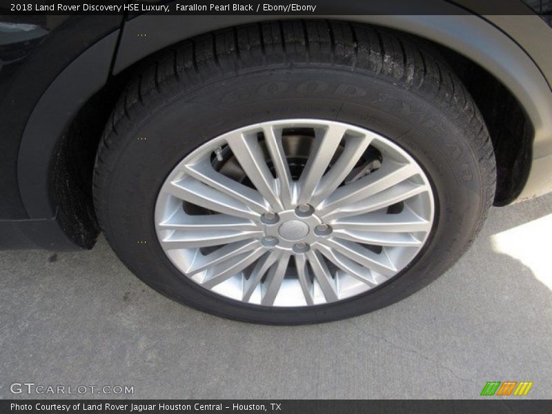Farallon Pearl Black / Ebony/Ebony 2018 Land Rover Discovery HSE Luxury