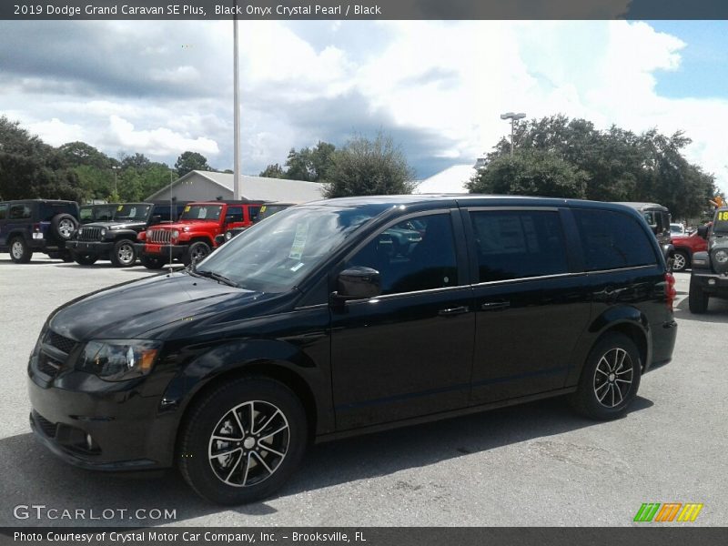 Black Onyx Crystal Pearl / Black 2019 Dodge Grand Caravan SE Plus