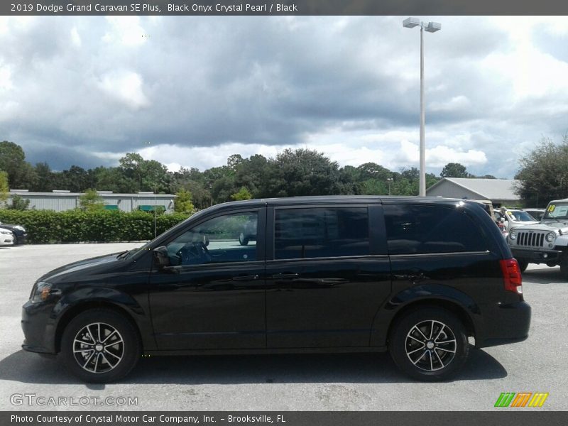 Black Onyx Crystal Pearl / Black 2019 Dodge Grand Caravan SE Plus