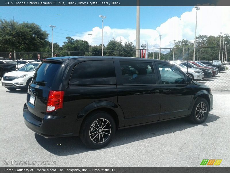 Black Onyx Crystal Pearl / Black 2019 Dodge Grand Caravan SE Plus