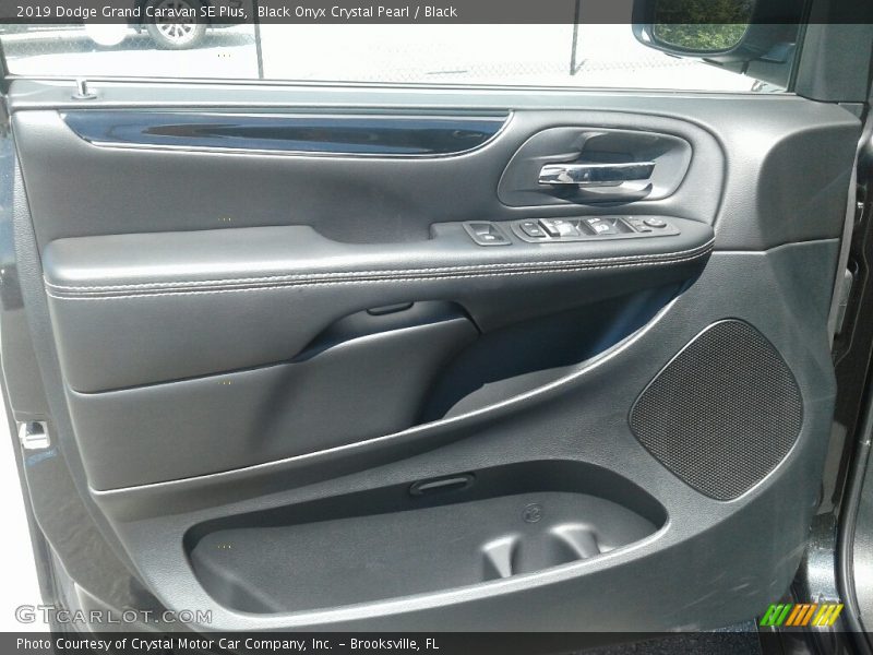Black Onyx Crystal Pearl / Black 2019 Dodge Grand Caravan SE Plus