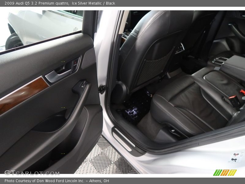 Ice Silver Metallic / Black 2009 Audi Q5 3.2 Premium quattro