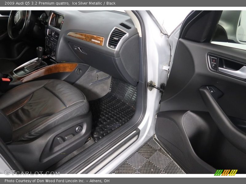 Ice Silver Metallic / Black 2009 Audi Q5 3.2 Premium quattro