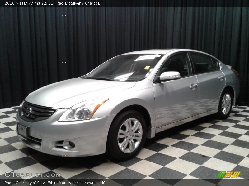 Radiant Silver / Charcoal 2010 Nissan Altima 2.5 SL