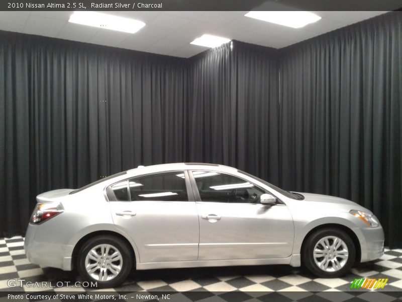 Radiant Silver / Charcoal 2010 Nissan Altima 2.5 SL