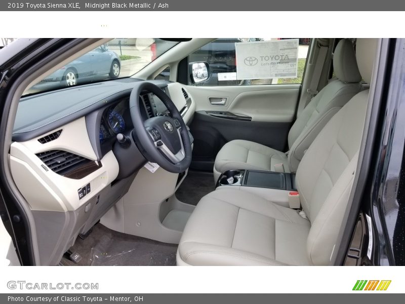  2019 Sienna XLE Ash Interior