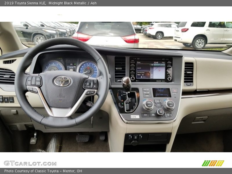 Dashboard of 2019 Sienna XLE