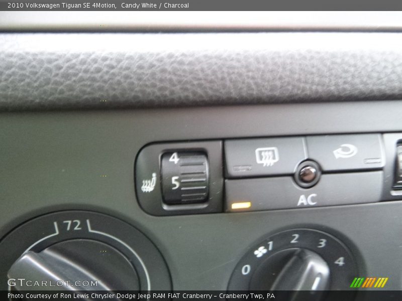 Candy White / Charcoal 2010 Volkswagen Tiguan SE 4Motion