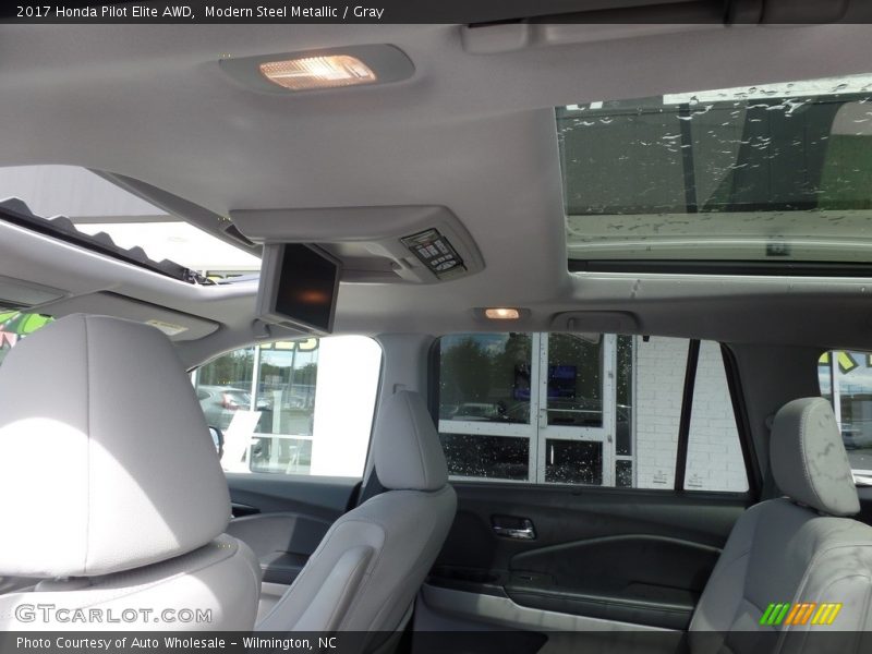 Modern Steel Metallic / Gray 2017 Honda Pilot Elite AWD
