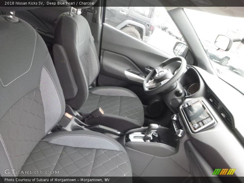Deep Blue Pearl / Charcoal 2018 Nissan Kicks SV