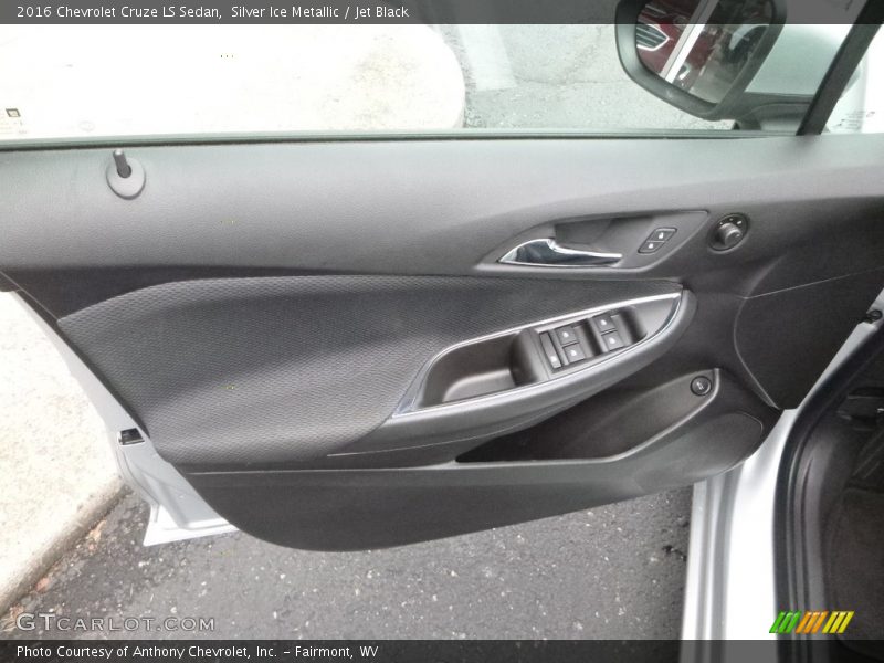 Silver Ice Metallic / Jet Black 2016 Chevrolet Cruze LS Sedan