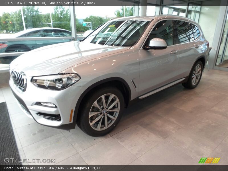 Front 3/4 View of 2019 X3 xDrive30i