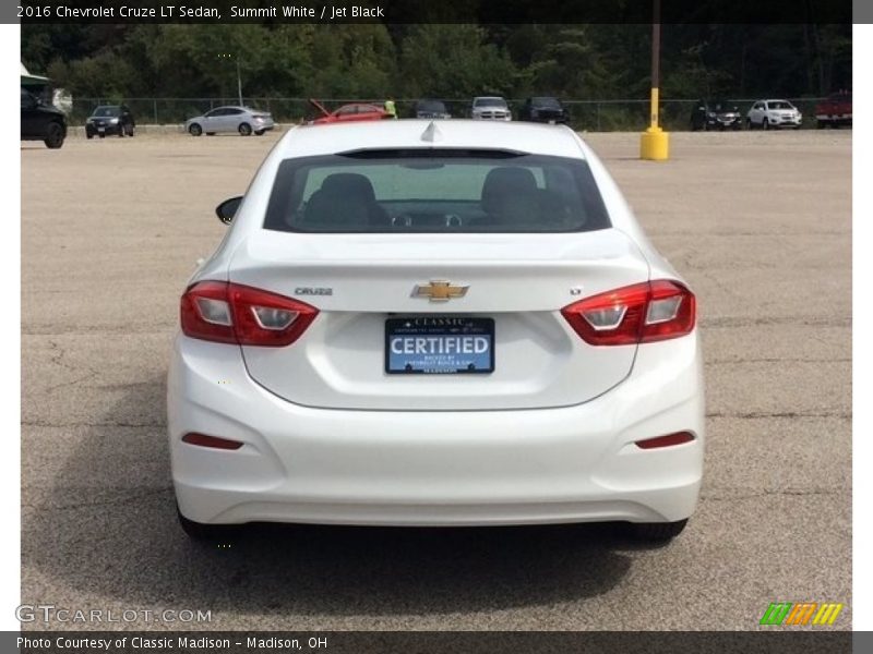 Summit White / Jet Black 2016 Chevrolet Cruze LT Sedan